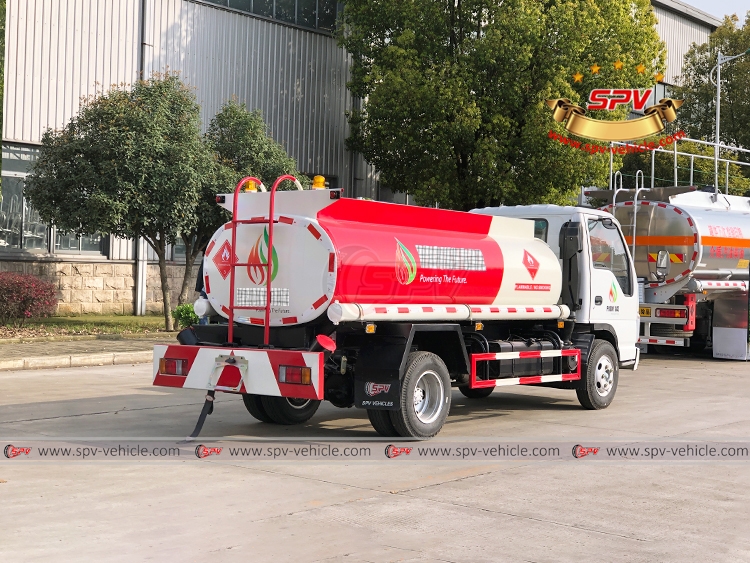 4,000 Litres Refueling Tank Truck ISUZU - RB 4,000 Litres Refueling Tank Truck ISUZU - RB